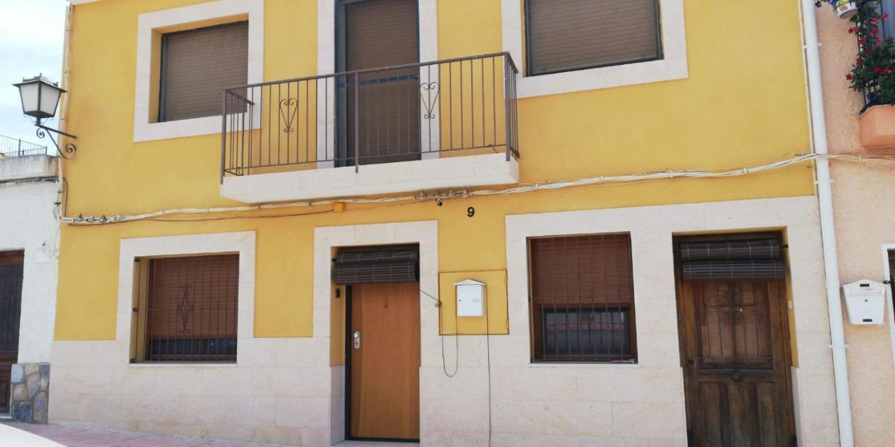 Casa Con Terraza/Confortable House With Terrace Aigues Esterno foto