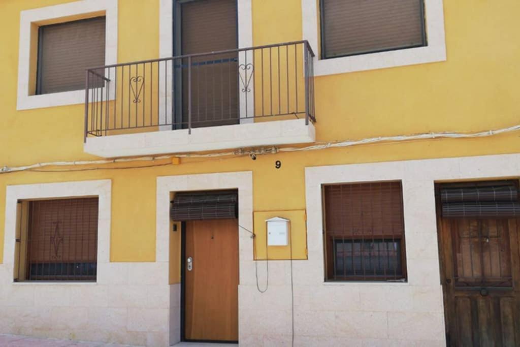 Casa Con Terraza/Confortable House With Terrace Aigues Esterno foto